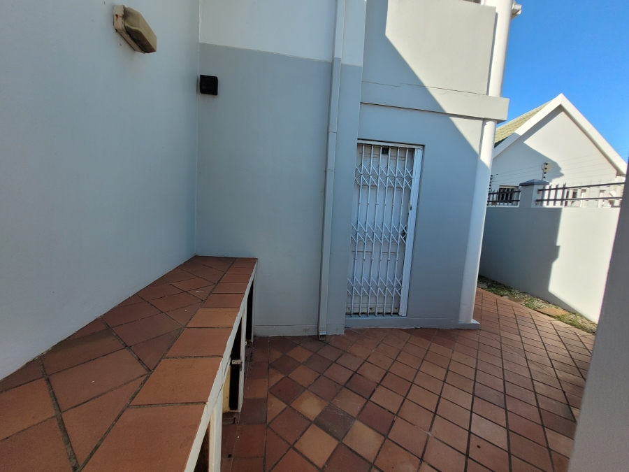 3 Bedroom Property for Sale in Summerstrand Eastern Cape